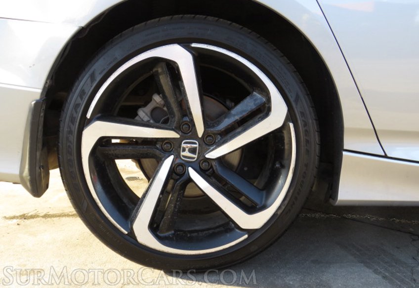 2018 Honda Accord Sedan - Image 11