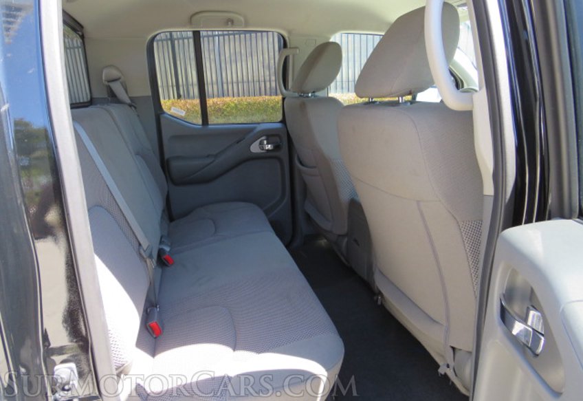 2021 Nissan Frontier - Image 30