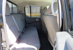 2021 Nissan Frontier - Image 32