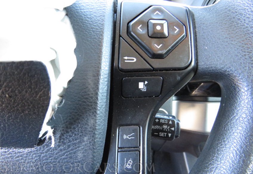 2018 Toyota Tacoma - Image 31