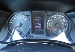 2018 Toyota Tacoma - Image 29