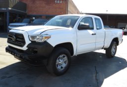 2018 Toyota Tacoma - Image 3