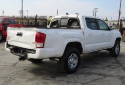 2019 Toyota Tacoma 4WD - Image 8
