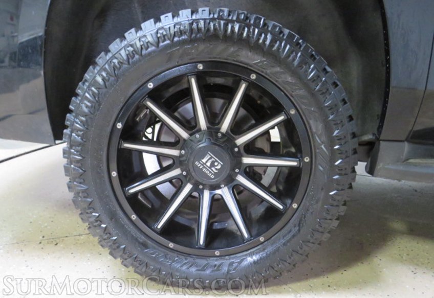 2015 Chevrolet Suburban - Image 18