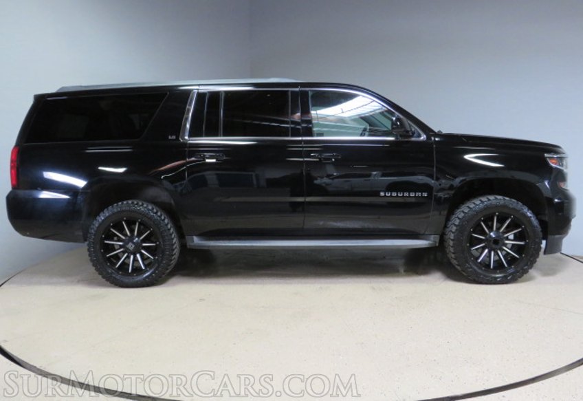 2015 Chevrolet Suburban - Image 10