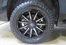 2015 Chevrolet Suburban - Image 18