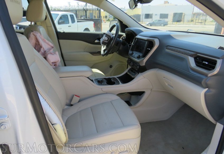 2020 GMC Acadia - Image 29