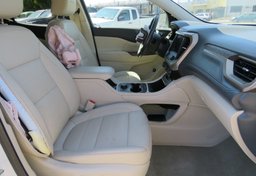 2020 GMC Acadia - Image 27