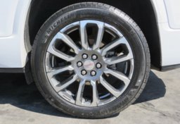 2020 GMC Acadia - Image 21