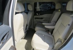 2020 GMC Acadia - Image 32