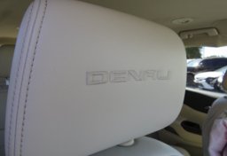 2020 GMC Acadia - Image 36