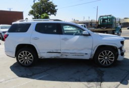 2020 GMC Acadia - Image 12