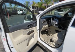 2020 GMC Acadia - Image 22