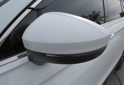 2019 Volkswagen Tiguan - Image 16