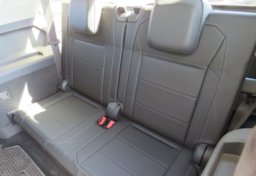 2019 Volkswagen Tiguan - Image 32