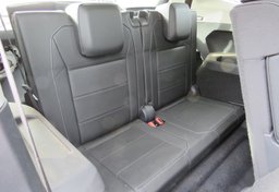 2019 Volkswagen Tiguan - Image 30