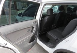 2019 Volkswagen Tiguan - Image 19