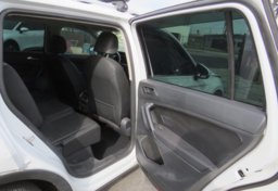 2019 Volkswagen Tiguan - Image 20