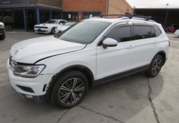 2019 Volkswagen Tiguan - Image 2