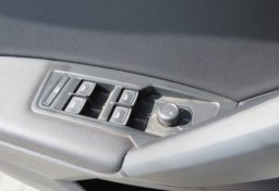 2019 Volkswagen Tiguan - Image 42