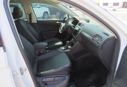 2019 Volkswagen Tiguan - Image 24