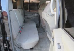 2014 Nissan Frontier - Image 25