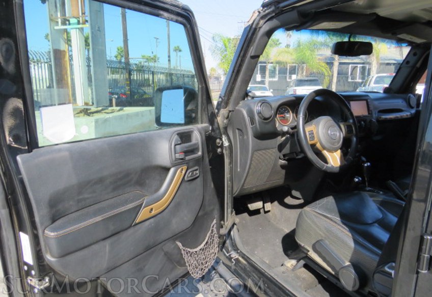 2014 Jeep Wrangler Unlimited - Image 19