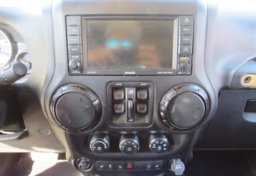 2014 Jeep Wrangler Unlimited - Image 34