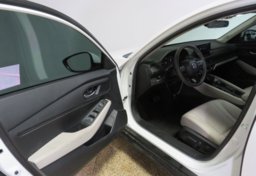 2023 Honda Accord - Image 17