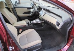 2018 Honda Clarity Plug-In Hybrid - Image 25