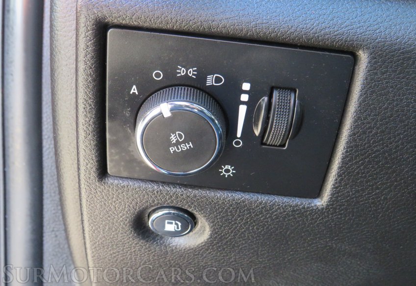 2019 Jeep Grand Cherokee - Image 38