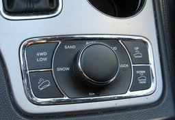 2019 Jeep Grand Cherokee - Image 37