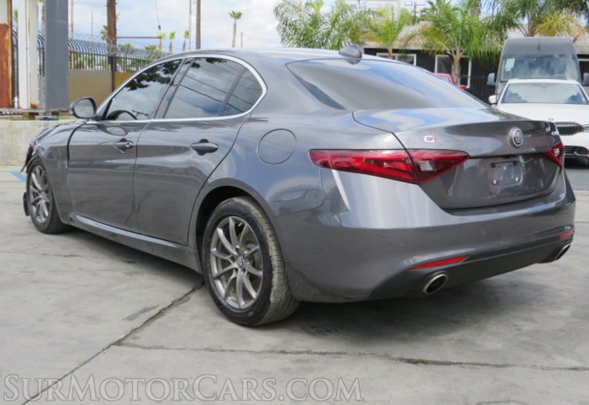 2018 Alfa Romeo Giulia - Image 9