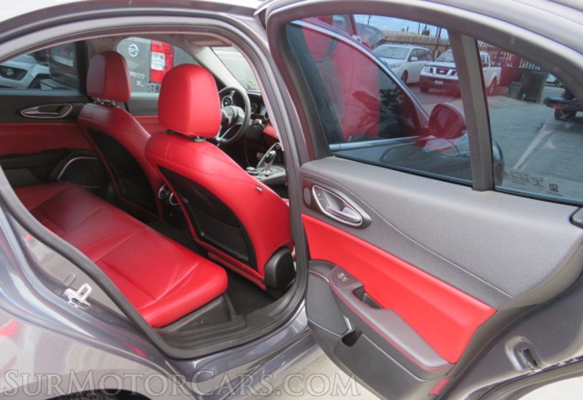 2018 Alfa Romeo Giulia - Image 24