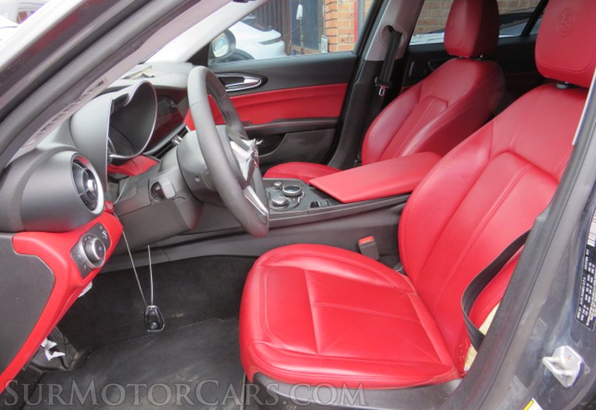 2018 Alfa Romeo Giulia - Image 27