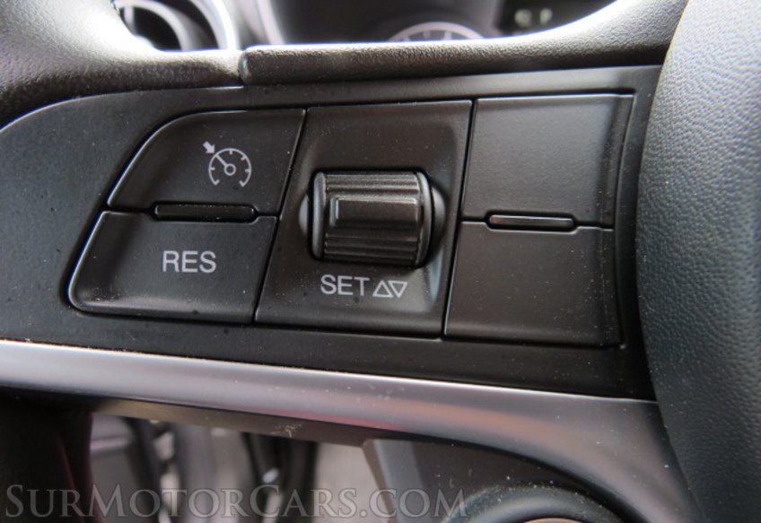 2018 Alfa Romeo Giulia - Image 44