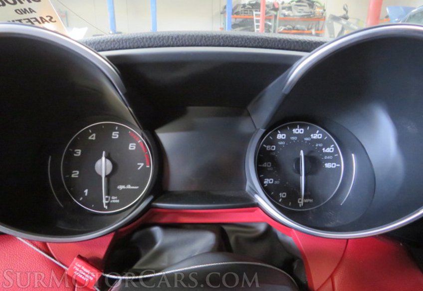 2018 Alfa Romeo Giulia - Image 37