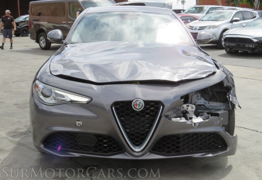 2018 Alfa Romeo Giulia - Image 11