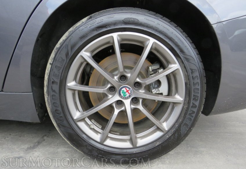 2018 Alfa Romeo Giulia - Image 20