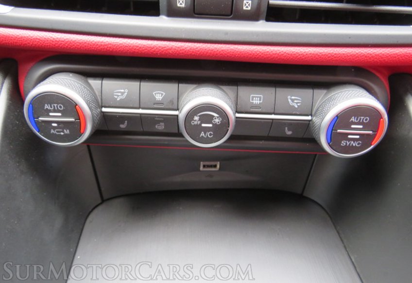 2018 Alfa Romeo Giulia - Image 42