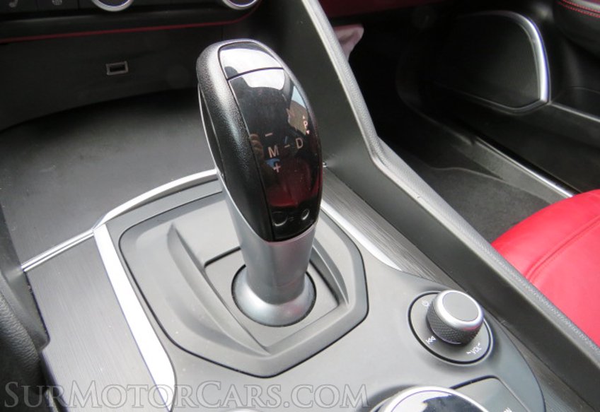 2018 Alfa Romeo Giulia - Image 40