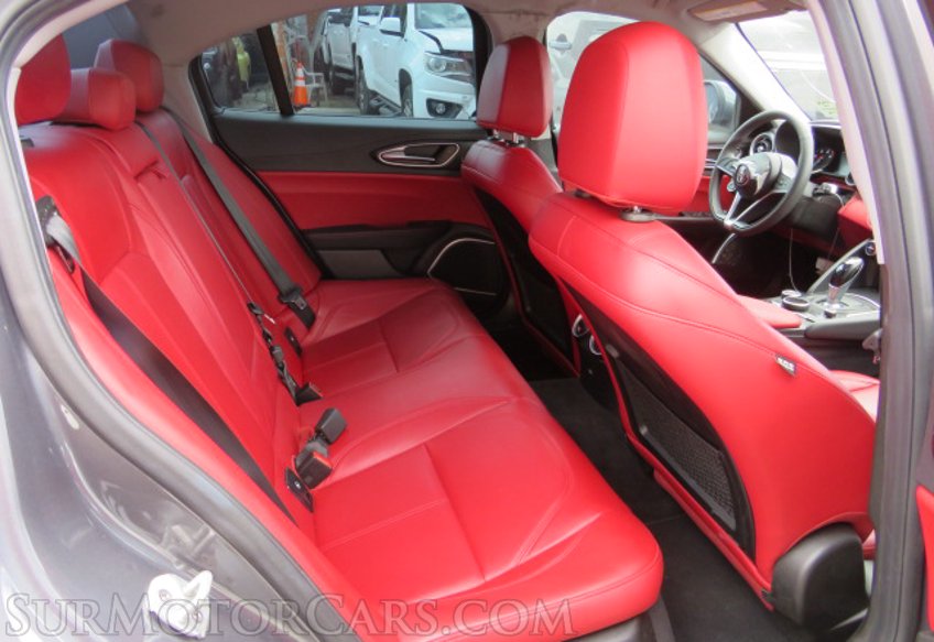 2018 Alfa Romeo Giulia - Image 30