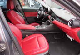 2018 Alfa Romeo Giulia - Image 26