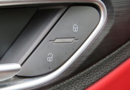 2018 Alfa Romeo Giulia - Image 47