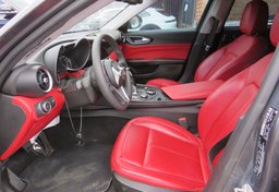 2018 Alfa Romeo Giulia - Image 25