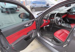 2018 Alfa Romeo Giulia - Image 21