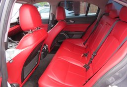 2018 Alfa Romeo Giulia - Image 29