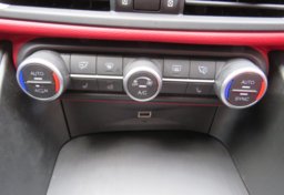 2018 Alfa Romeo Giulia - Image 42