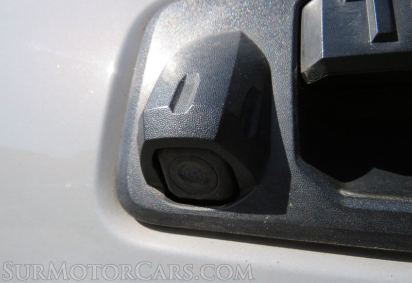 2018 Toyota Tacoma - Image 19