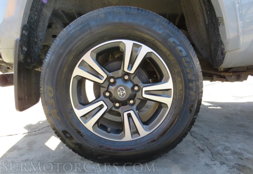 2018 Toyota Tacoma - Image 18